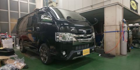 TRDフロントスポイラー　デイライト点灯時